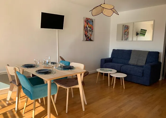 Trouville, Renove Avec Grande Terrasse Au Calme Apartmán