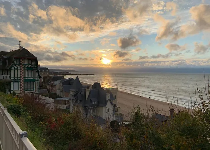 Trouville, Renove Avec Grande Terrasse Au Calme
