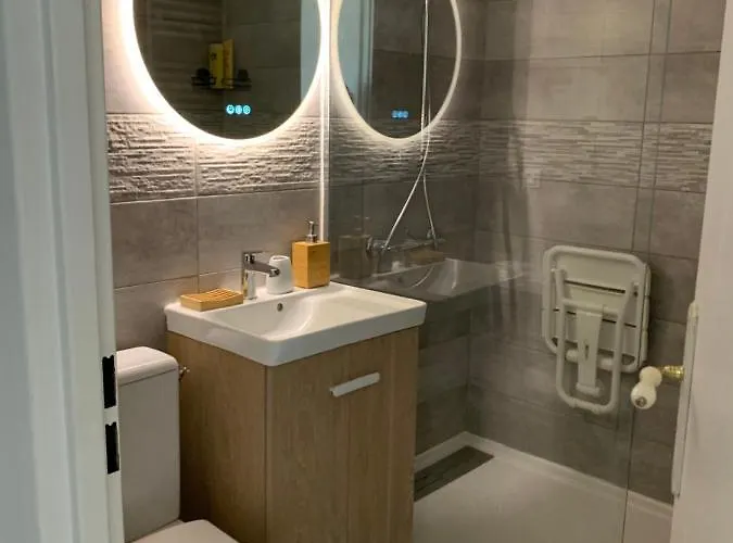 Trouville, Renove Avec Grande Terrasse Au Calme Apartmán